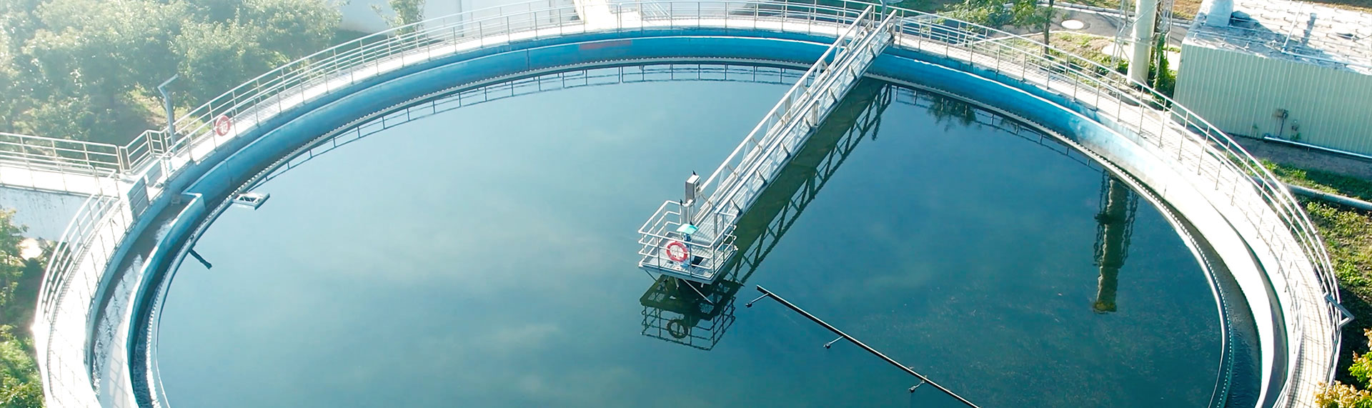 汚水處(chu)理(li)設(she)備